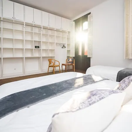 Spacious Luxury 200 Sqm In Center *