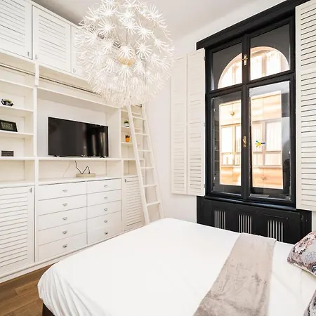 Spacious Luxury 200 Sqm In Center Apartman *