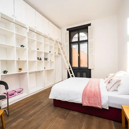 Spacious Luxury 200 Sqm In Center Apartman *