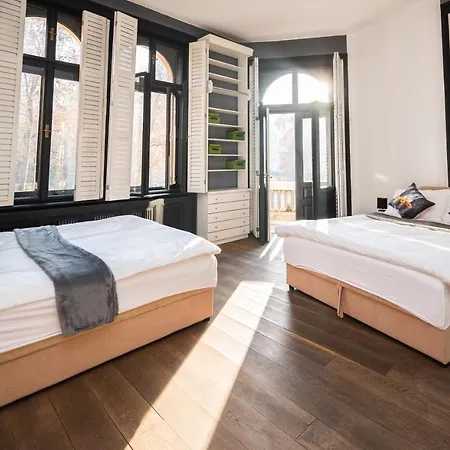 Apartman Spacious Luxury 200 Sqm In Center Szarajevó